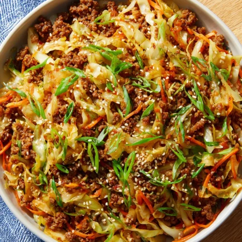 Delicious Egg Roll Bowls for Easy Weeknight Dinners 1 Delicious Egg Roll Bowls for easy weeknight meals.