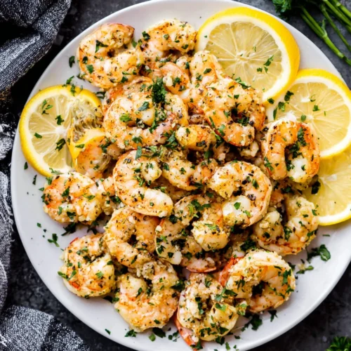 Lemon Garlic Shrimp: A Quick and Flavorful Delight 1 Zesty lemon garlic shrimp dish ready to serve.