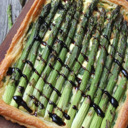 Delicious Asparagus Tart: A Simple and Savory Delight 1 Savory asparagus tart highlights fresh ingredients and flaky pastry.