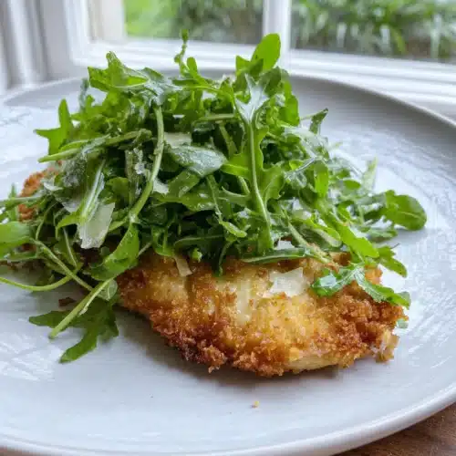 Crispy chicken cutlets with arugula salad for a quick dinner