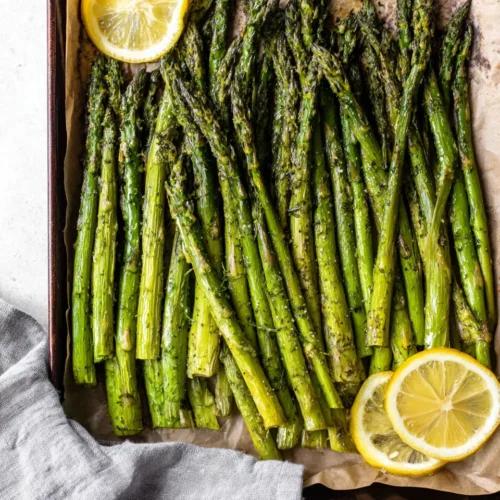 Crispy Roasted Asparagus: A Simple and Delicious Side 1 Crispy roasted asparagus, a healthy and flavorful side dish.