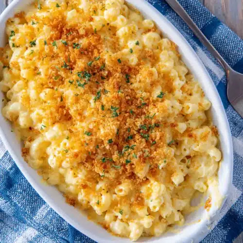 Irish Cheddar Mac and Cheese: A Comforting Delight 1 Delicious Irish cheddar mac and cheese with crunchy topping.