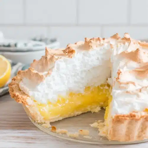 Old Fashioned Lemon Meringue Pie: A Delightful Treat 1 Delicious old fashioned lemon meringue pie with fluffy meringue.