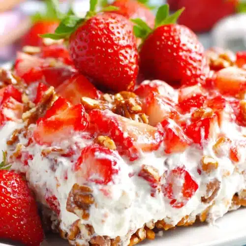 Delicious Strawberry Pecan Pretzel Salad for Everyone 1 Strawberry pecan pretzel salad with fresh strawberries and creamy filling